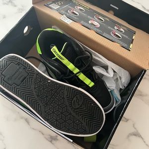 Boy’s heely’s size 5